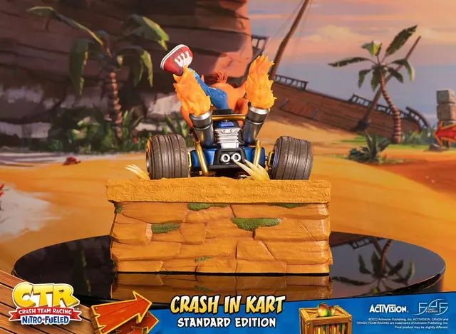 Comprar Figura Crash Team Racing Nitro-Fueled Crash in Kart 31 cm Figuras de Videojuegos Estándar