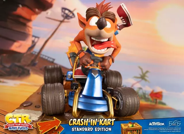 Comprar Figura Crash Team Racing Nitro-Fueled Crash in Kart 31 cm Figuras de Videojuegos Estándar