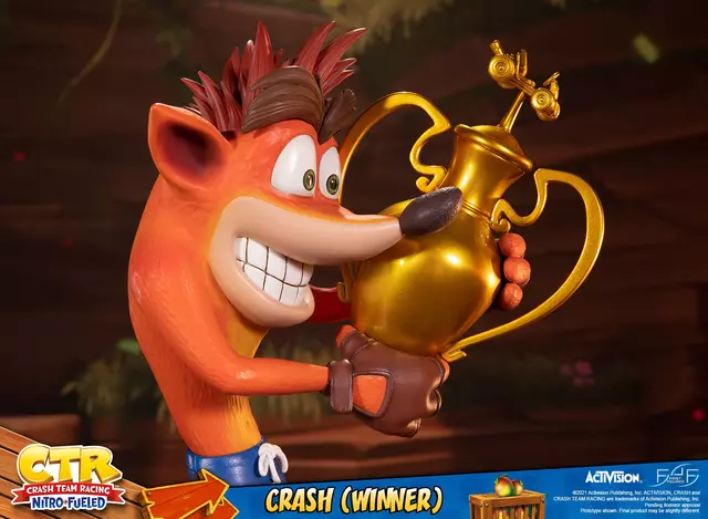 Comprar Figura Crash Estatua Resina Team Racing Nitro-Fueled Crash Winner 46 cm (Standard Edition) Figuras de Videojuegos Estándar screen 6