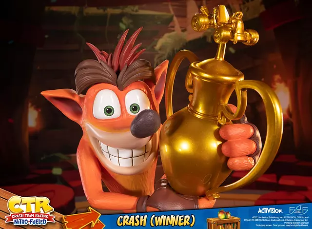 Comprar Figura Crash Estatua Resina Team Racing Nitro-Fueled Crash Winner 46 cm (Standard Edition) Figuras de Videojuegos Estándar screen 2