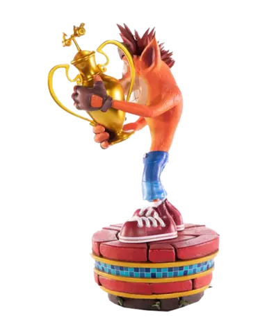 Comprar Figura Crash Estatua Resina Team Racing Nitro-Fueled Crash Winner 46 cm (Standard Edition) Figuras de Videojuegos Estándar