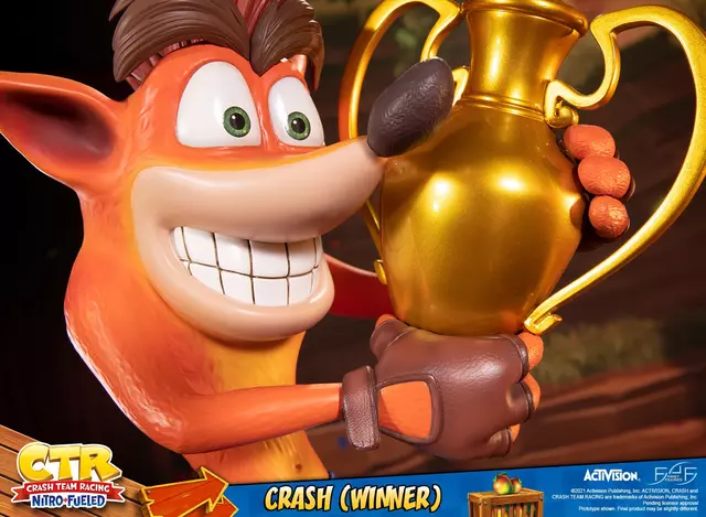 Comprar Figura Crash Estatua Resina Team Racing Nitro-Fueled Crash Winner 46 cm (Standard Edition) Figuras de Videojuegos Estándar screen 7