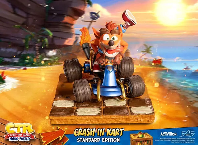 Comprar Figura Crash Team Racing Nitro-Fueled Crash in Kart 31 cm Figuras de Videojuegos Estándar