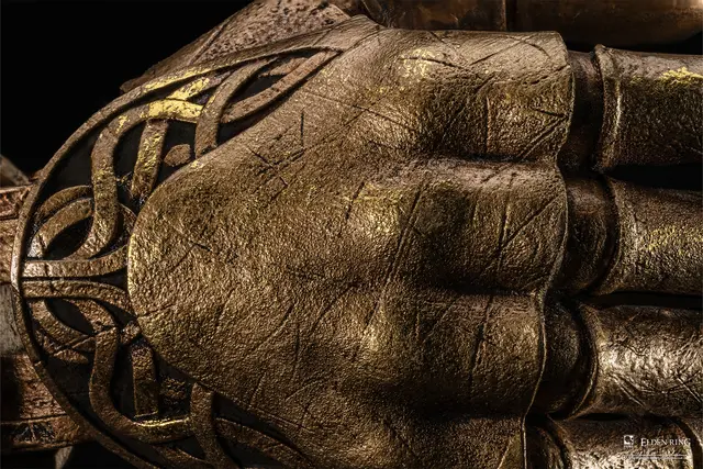 Reservar Figura Brazo de Malenia Replica Resina Escala 1:1 Elden Ring 89 cm Figuras de Videojuegos