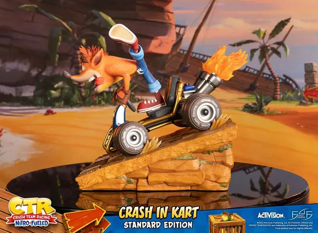 Comprar Figura Crash Team Racing Nitro-Fueled Crash in Kart 31 cm Figuras de Videojuegos Estándar