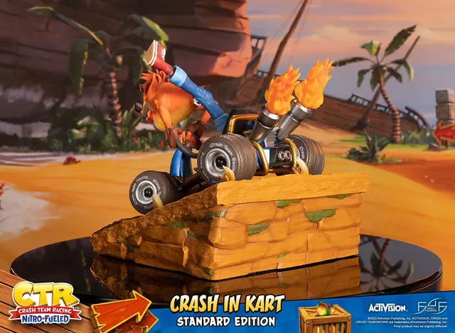 Comprar Figura Crash Team Racing Nitro-Fueled Crash in Kart 31 cm Figuras de Videojuegos Estándar