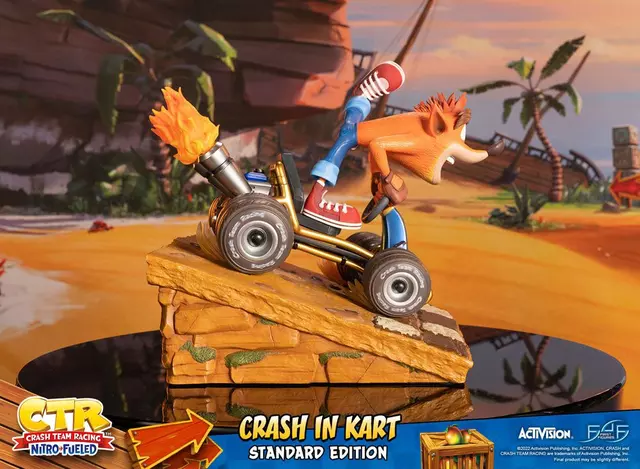 Comprar Figura Crash Team Racing Nitro-Fueled Crash in Kart 31 cm Figuras de Videojuegos Estándar