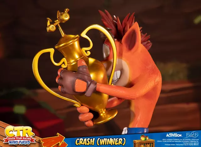 Comprar Figura Crash Estatua Resina Team Racing Nitro-Fueled Crash Winner 46 cm (Standard Edition) Figuras de Videojuegos Estándar screen 4
