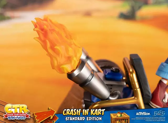 Comprar Figura Crash Team Racing Nitro-Fueled Crash in Kart 31 cm Figuras de Videojuegos Estándar